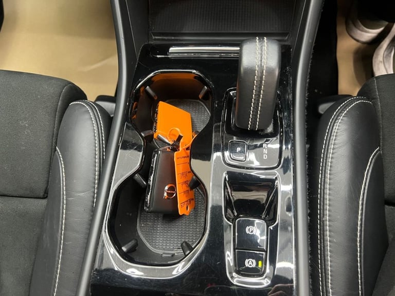 2022 Volvo XC40 1.5h T5 Twin Engine Recharge 10.7kWh R-Design SUV 5dr Petrol Plug-in Hybrid ESTAT...