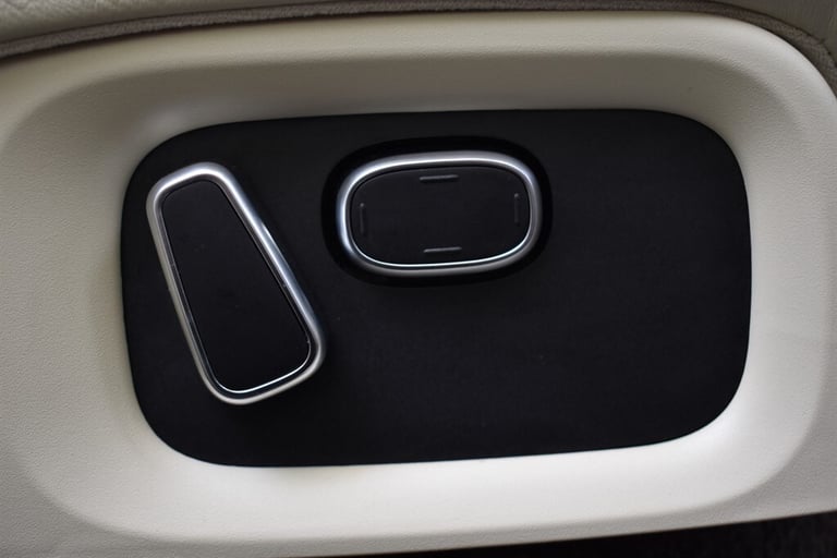 2014 Land Rover Range Rover V8 AUTOBIOGRAPHY+11 Services carried out! Estate Petrol Automatic