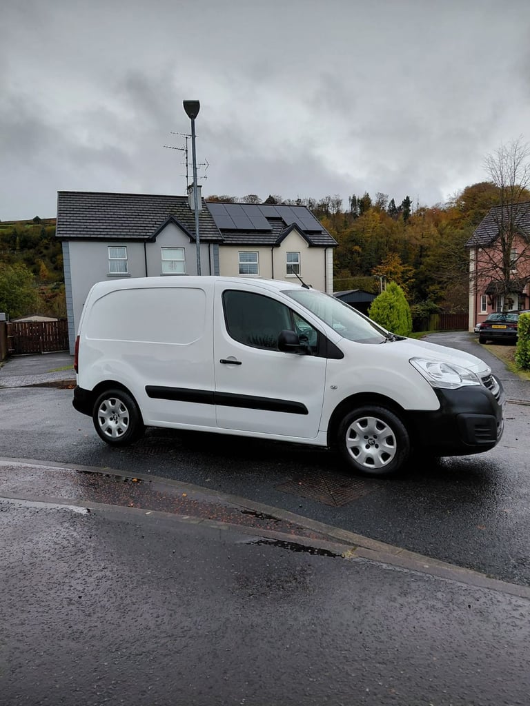 2017 Peugeot partner 1.6 hdi 3 seater 