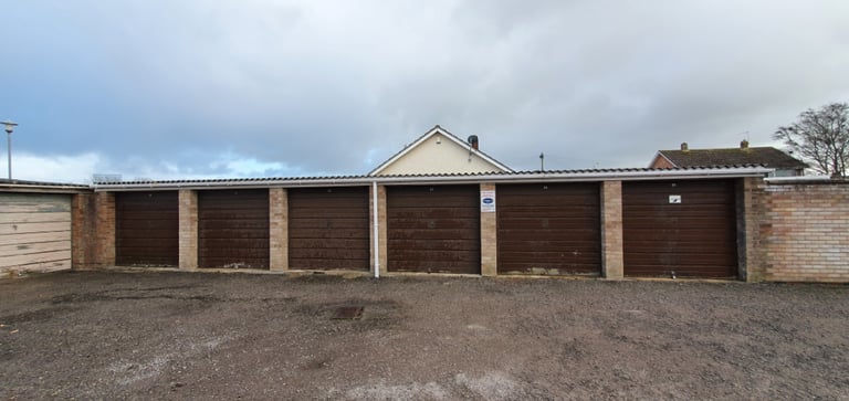 Garage/Parking/Storage to rent: Roe Close (r/o 7)Bridgwater, TA6 5DQ