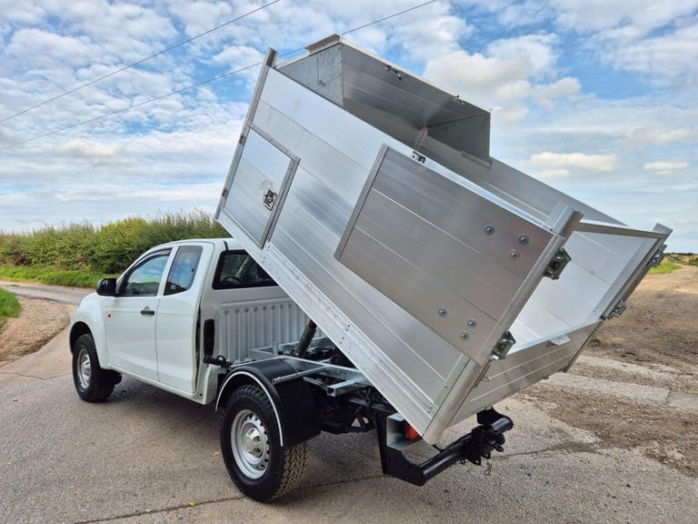 2017 Isuzu D-Max 2.5 TD Extended cab 4x4 Arborist tipper 3,5t towing WE HAVE A CHOICE OF 4X4 PICK...