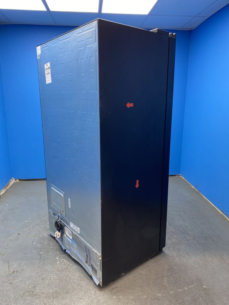 Hisense PureFlat RS694N4TFF American Fridge Freezer