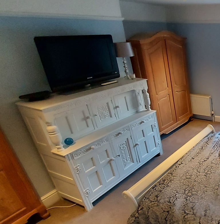 Oak Wardrobes 