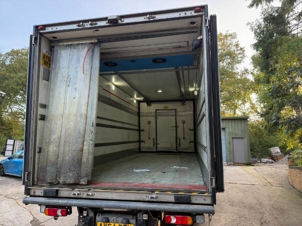 Daf LF220 Day Cab 28ft Box Body 4x2