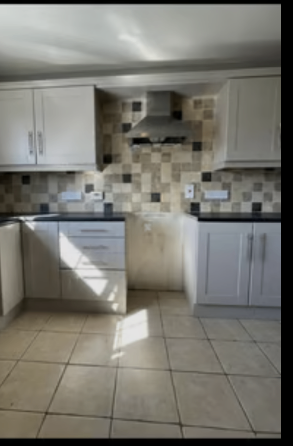 HOUSE TO RENT - MAYOBRIDGE