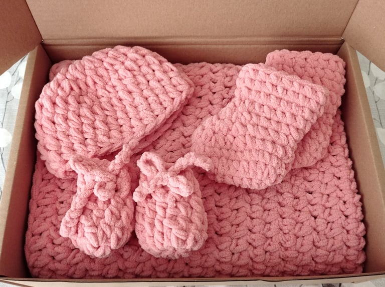 NEW! Handmade Crochet Baby Blanket Set with Hat, Boots and Mittens
