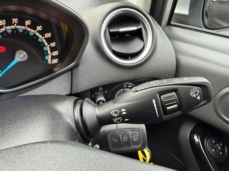 2013 Ford Fiesta 1.0T EcoBoost Zetec Euro 5 (s/s) 3dr HATCHBACK Petrol Manual