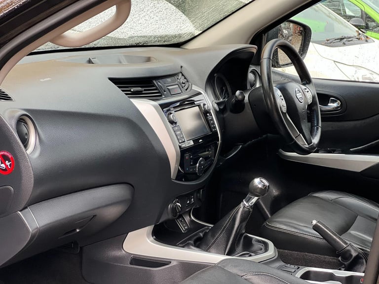 2017 Nissan Navara Double Cab Pick Up Tekna 2.3dCi 190 4WD PICK UP DIESEL Manual