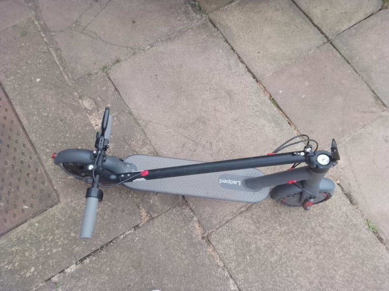 Electric scooter 