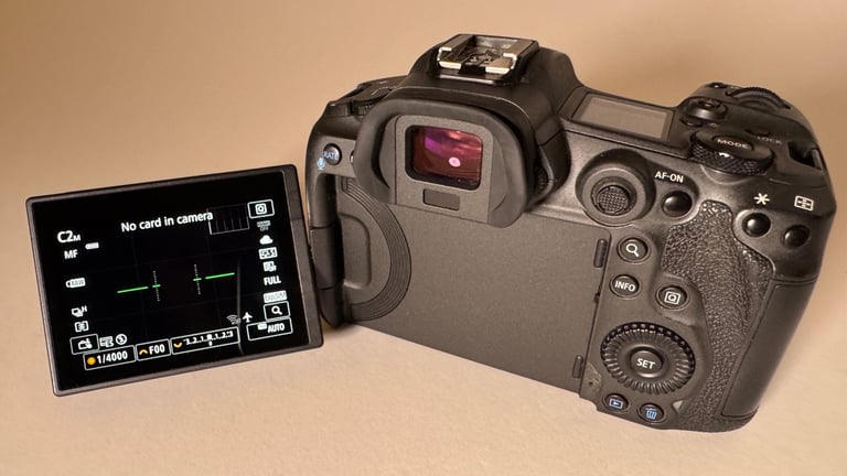 Canon EOS R5 mirrorless Camera - (Body Only) great condition additional battery.   Collection only