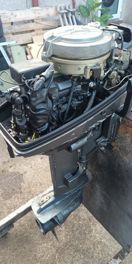 Suzuki 8 hp outboard 