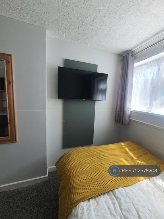 4 bedroom house in Clyde Gardens, Bath, BA2 (4 bed) (#2678208)