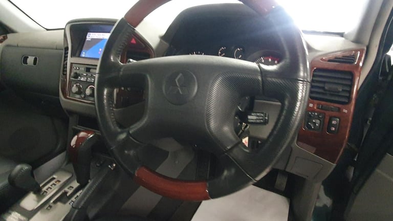 MITSUBISHI SHOGUN 3.2DI-D AUTO ELEGANCE *27,000 MILES* 7 SEATER* WOW 27K