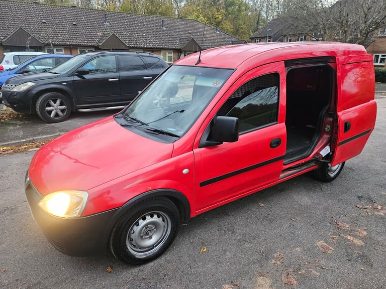 VAUXHALL COMBO 1.3 ECONOMY MODEL LOW MILEAGE 63K FULL SERVICE HISTORY 