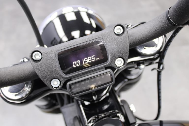 2021 Harley-Davidson FXBBS Softail Street Bob in Vivid Black