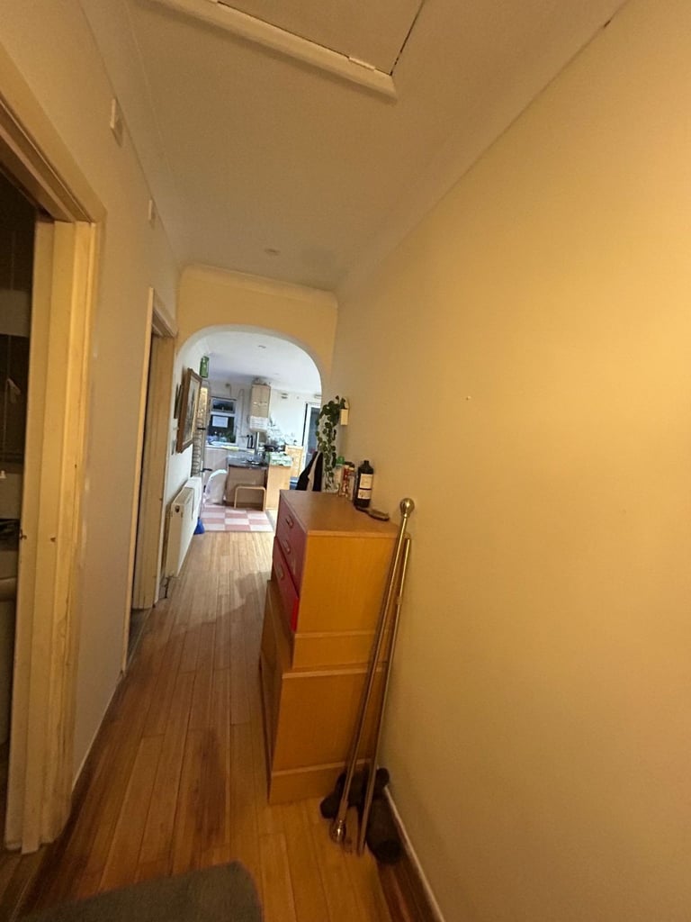Lovely Double Room to rent. Greenford. Student/Working professional. £850pm including bills.UB6 8SD