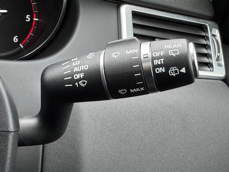 2018 Land Rover Discovery Sport 2.0 TD4 HSE Black Auto 4WD Euro 6 (s/s) 5dr ESTATE Diesel Automatic