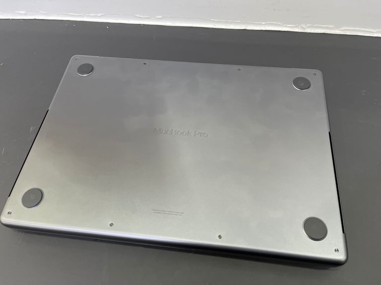 14'' Apple MacBook Pro Core M3 Pro 18GB Ram 512GB SSD Logic Pro 11 Ableton 12 Adobe 2025 OS TAHOE