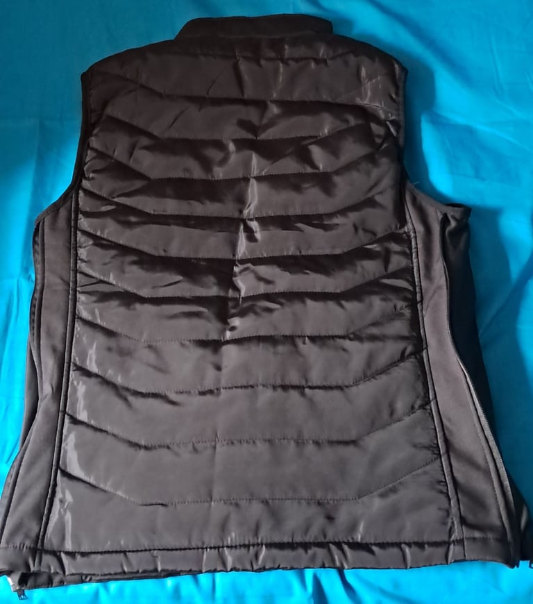 Heated Gilet for Men & Women | 3 Heating Levels | 8 Heating Zones