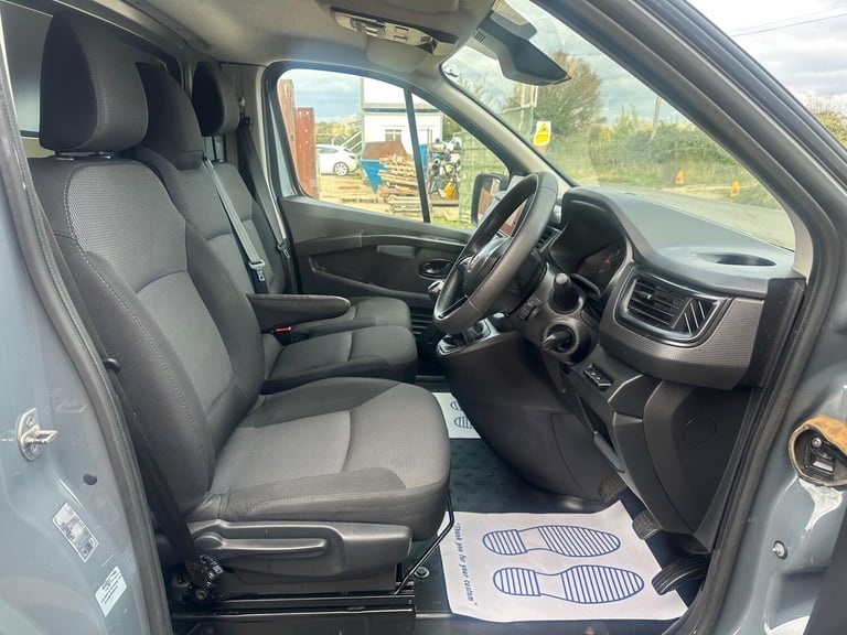 2022 Renault Trafic 2.0 dCi Blue SL28 Business+ L1 H1 Euro 6 (s/s) 5dr PANEL VAN Diesel Manual
