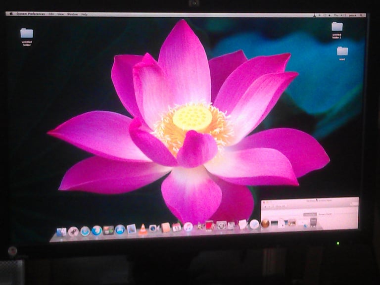 HP L2445w 24-inch widescreen LCD Monitor + free HP 3180 PRINTER - SCANER- COPIER with ink
