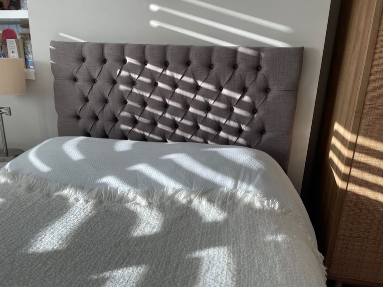 Grey upholstered headboard (double bed 140cm)