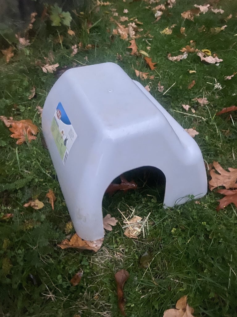 Guinea pig house and accessories 