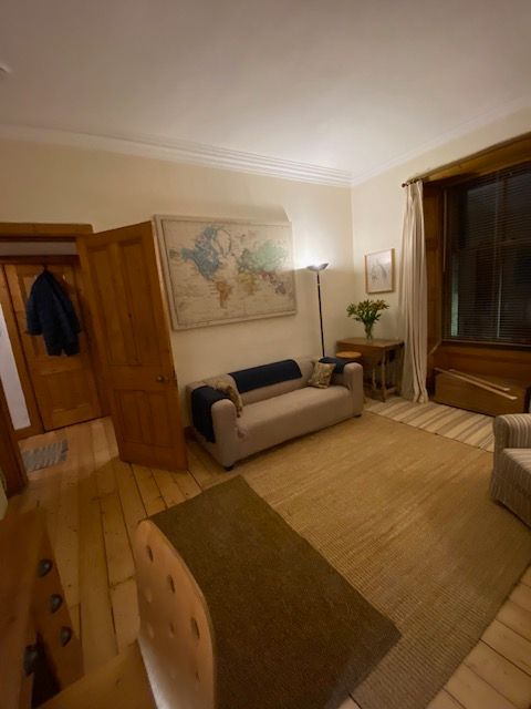 EH1 Fully furnished one-bedroom flat short or long term let from 18 October 
