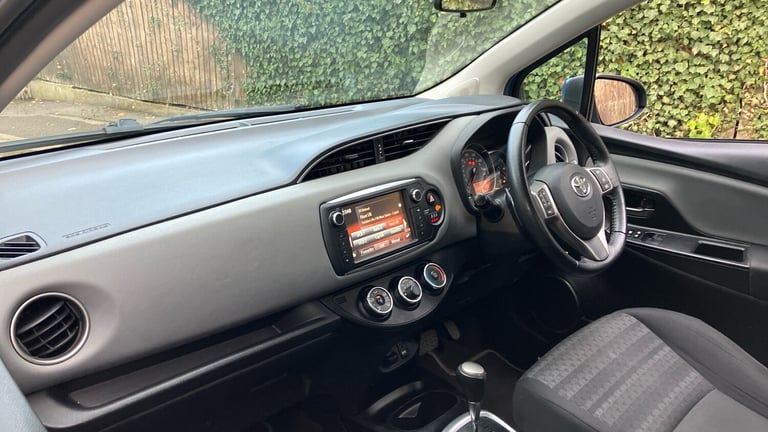 2017 Toyota Yaris 1.33 VVT-i Icon 5dr CVT Petrol Hatchback Hatchback Petrol Automatic