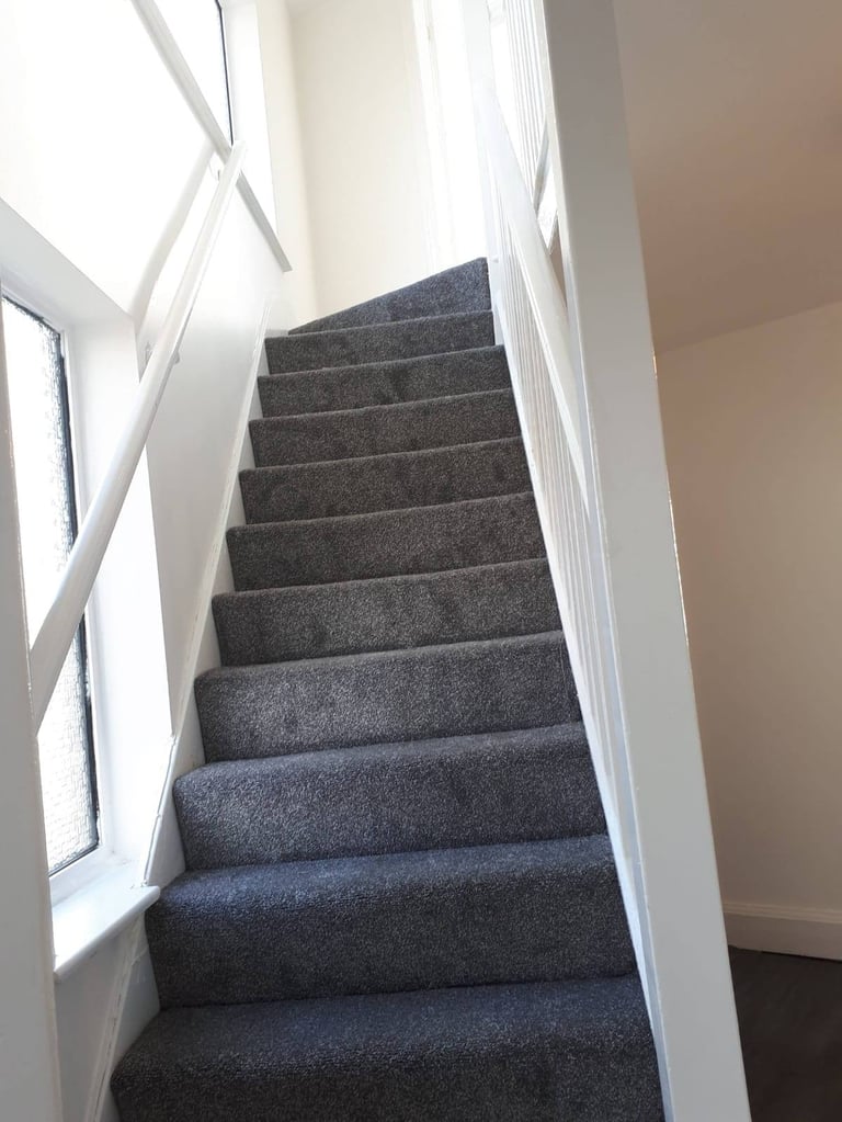 LARGE DOUBLE ROOM FOR RENT 