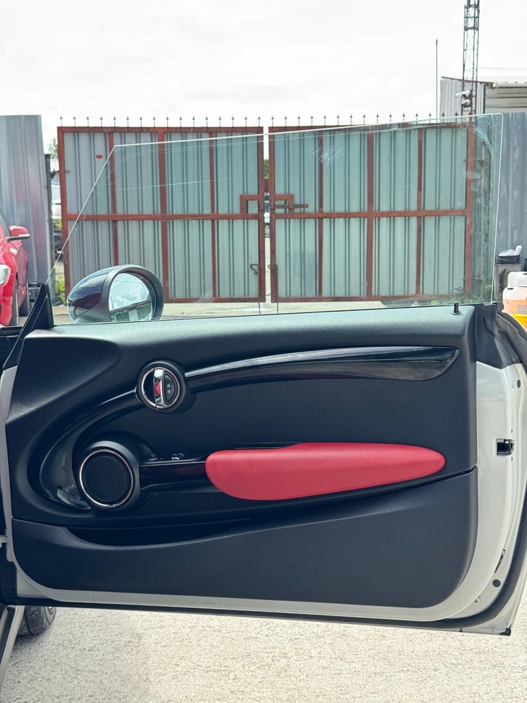 2014 MINI Cooper 2.0 PETROL AUTO Hatchback Petrol Semi Automatic