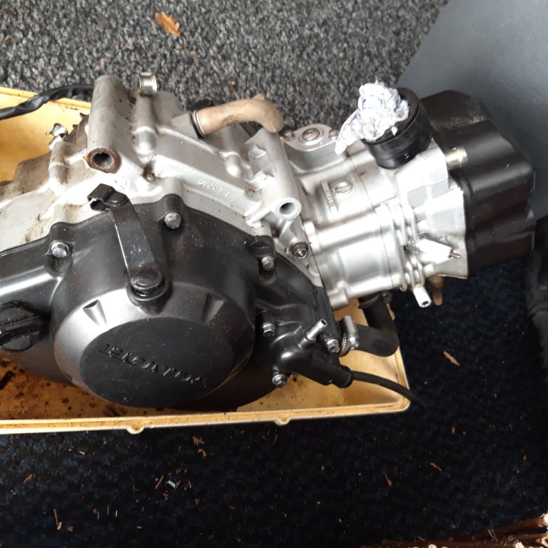 image for Various motorcycle parts, yamaha r6 1999, suzuki gsxr '99,k3,k8, Honda cbr 125 4 stroke eng. 