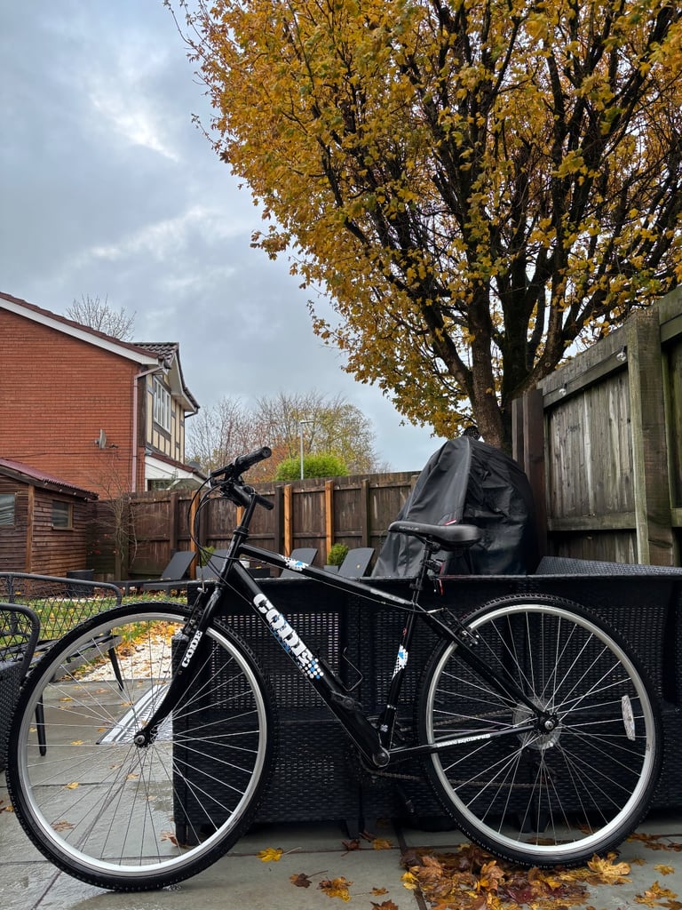 Men’s Lightweight APOLLO Code Hybrid Bike (Fantastic Condition)