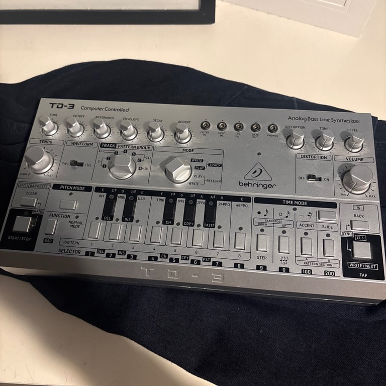 Behringer TD-3 SR Analog Bass Line Synthesiser