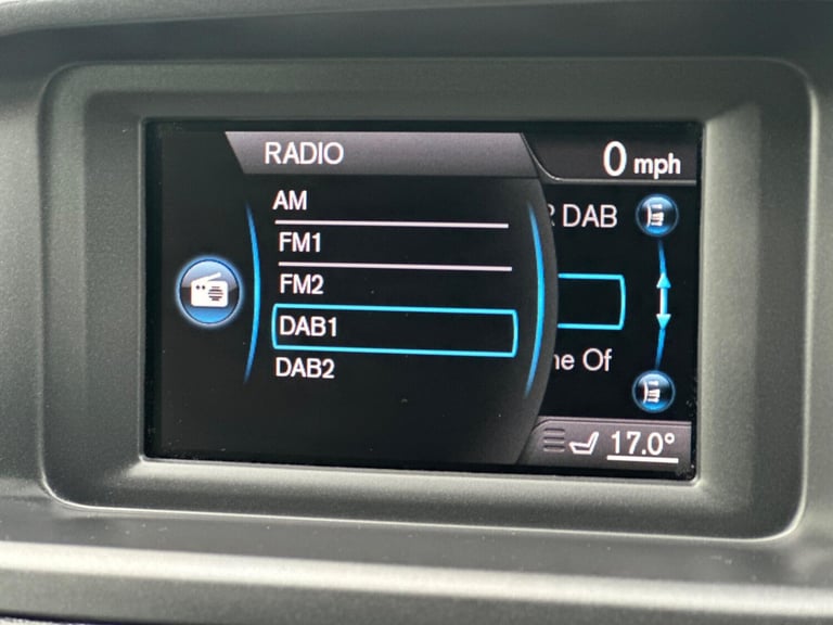 2015 Volvo V40 2.0 T2 R-Design Euro 6 (s/s) 5dr HATCHBACK Petrol Manual