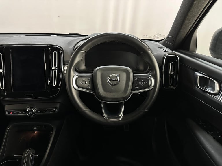 Volvo XC40 1.5h T4 Recharge 10.7kWh R-Design Auto Euro 6 (s/s) 5dr Petrol/Electric Hybrid Automatic