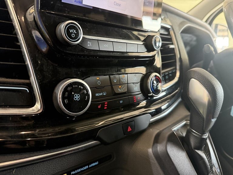 2020 Ford Tourneo Custom 2.0 320 EcoBlue Titanium Minibus Double Cab 5dr Diesel Auto L2 Euro 6 (s...