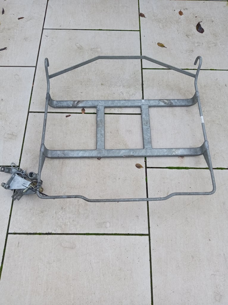 Spare wheel carrier for Alko chassis