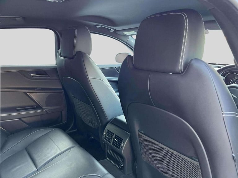 2019 Jaguar XE 2.0d R-Sport Saloon 4dr Diesel Auto Euro 6 (s/s) (180 ps) Saloon Diesel Automatic