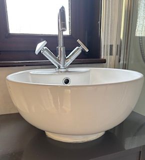 Round White Ceramic Counter Top Basin inc. Mixer Tap