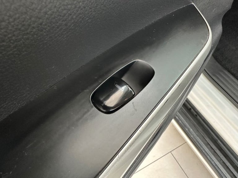 2016 Nissan Navara 2.3 dCi Tekna Pickup Double Cab 4dr Diesel Auto 4WD Euro 6 (190 ps) PICKUP Die...