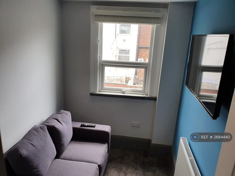 1 bedroom in Queens Square, Ashton Under Lyne, OL6 (#2684440)