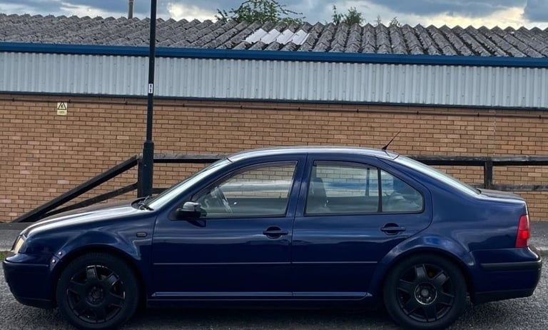 Volkswagen, BORA, Saloon, 2002, Manual, 1598 (cc), 4 doors