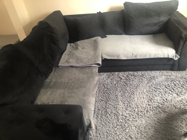 Black Verona corner sofa
