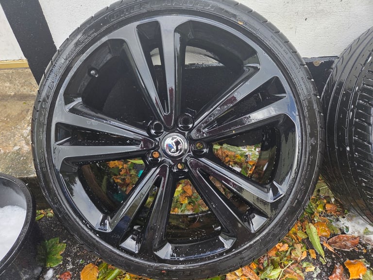 Spare wheel vauxhall insignia astra etc brand new tyre 245 35 20 