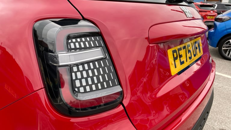 2025 Fiat 600 1.2 MHEV SUV 5dr Petrol Hybrid e-DCT Euro 6 (s/s) (100 ps) SUV Hybrid Automatic