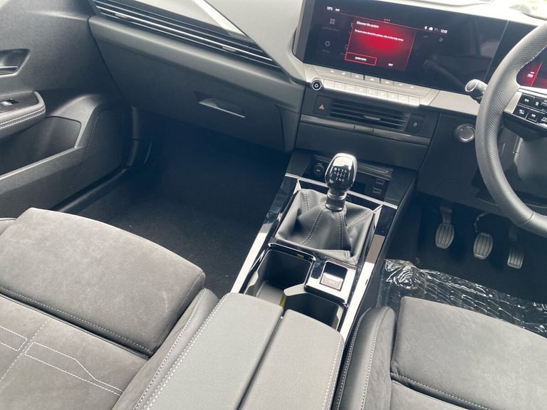 2025 Vauxhall Astra Astra 1.2 Turbo 130 Ultimate 5Dr Estate Estate Petrol Manual