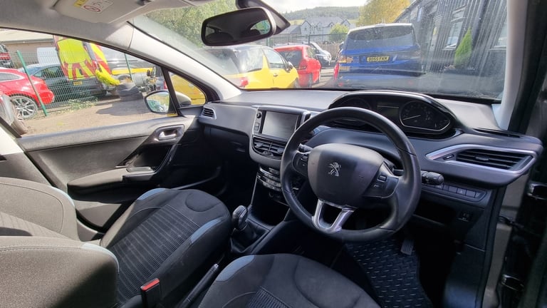 2014 Peugeot 208 1.4 HDi Allure 5dr HATCHBACK Diesel Manual