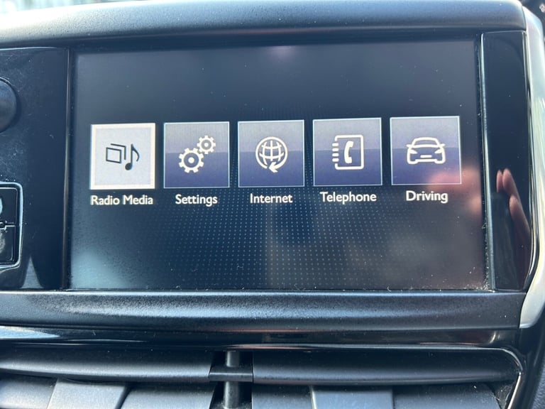 2015 Peugeot 208 1.6 e-HDi Allure 5dr LOW MILEAGE CHEAP ROAD TAX  HATCHBACK Diesel Manual