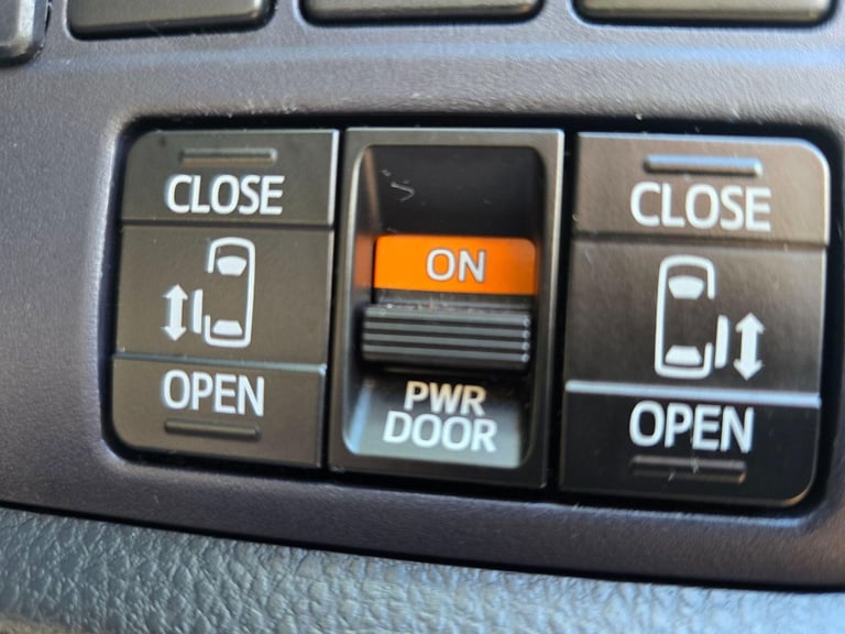 WE HAVE 6 MORE VOXY HYBRID AVAILABLE